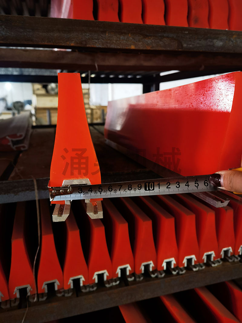 �R�ھ۰����ε�